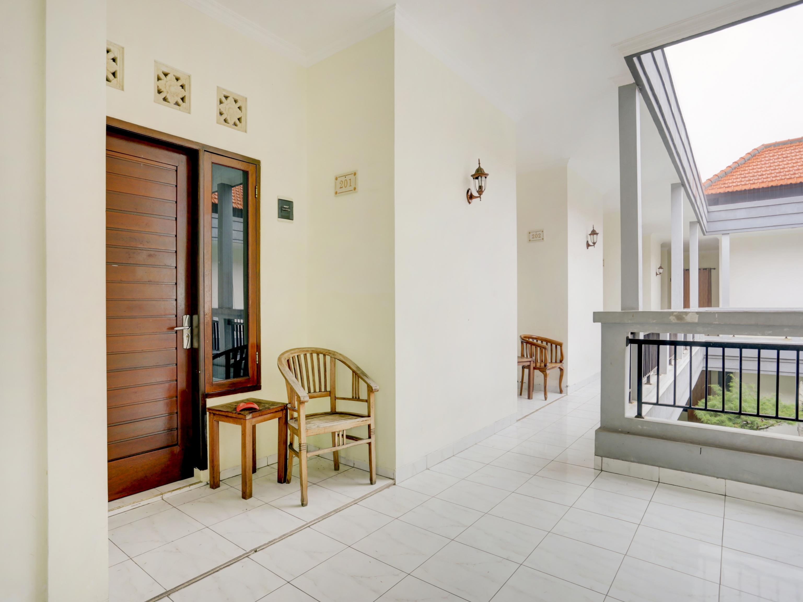 Teges Inn Kuta Kuta  Ngoại thất bức ảnh