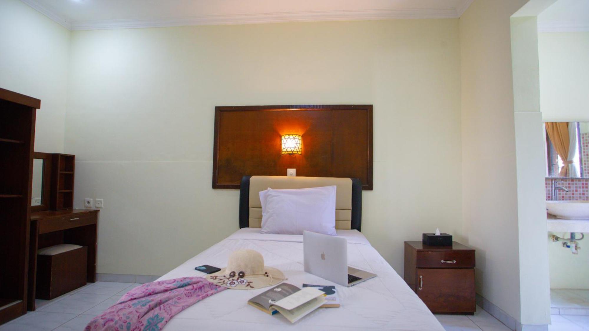 Teges Inn Kuta Kuta  Ngoại thất bức ảnh