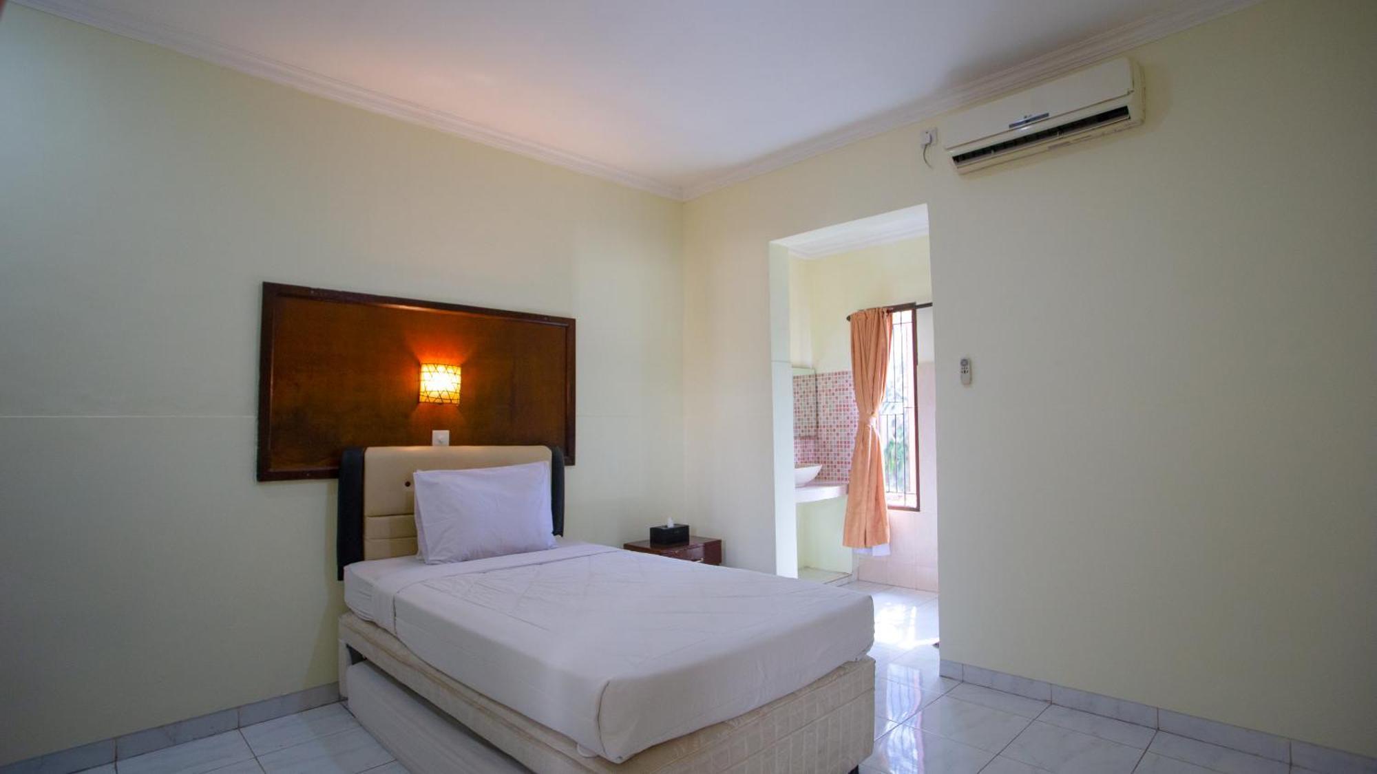 Teges Inn Kuta Kuta  Ngoại thất bức ảnh