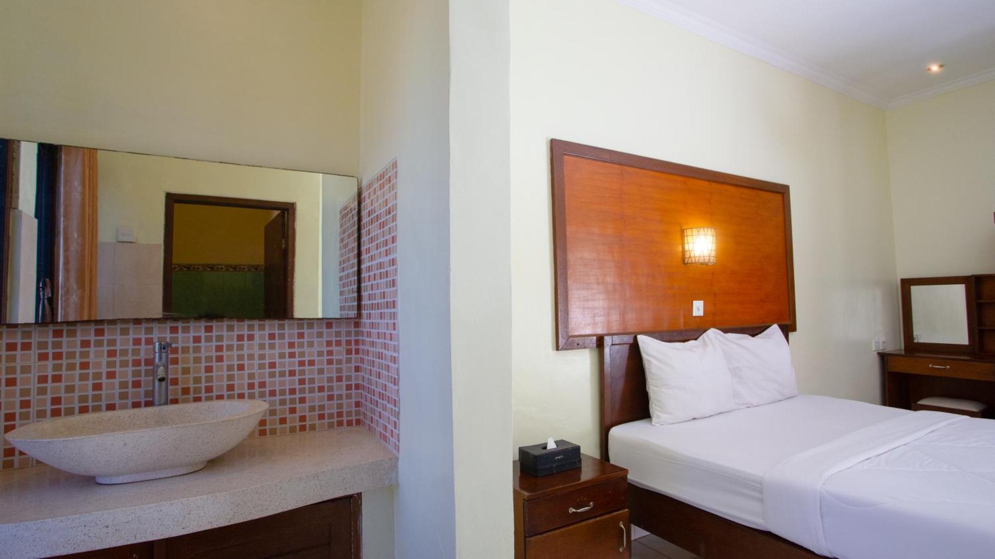 Teges Inn Kuta Kuta  Ngoại thất bức ảnh