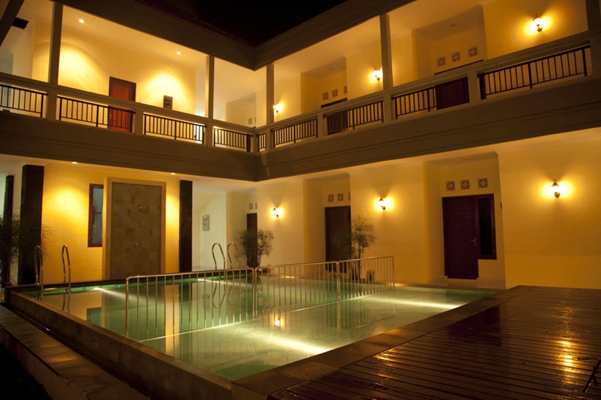 Teges Inn Kuta Kuta  Ngoại thất bức ảnh
