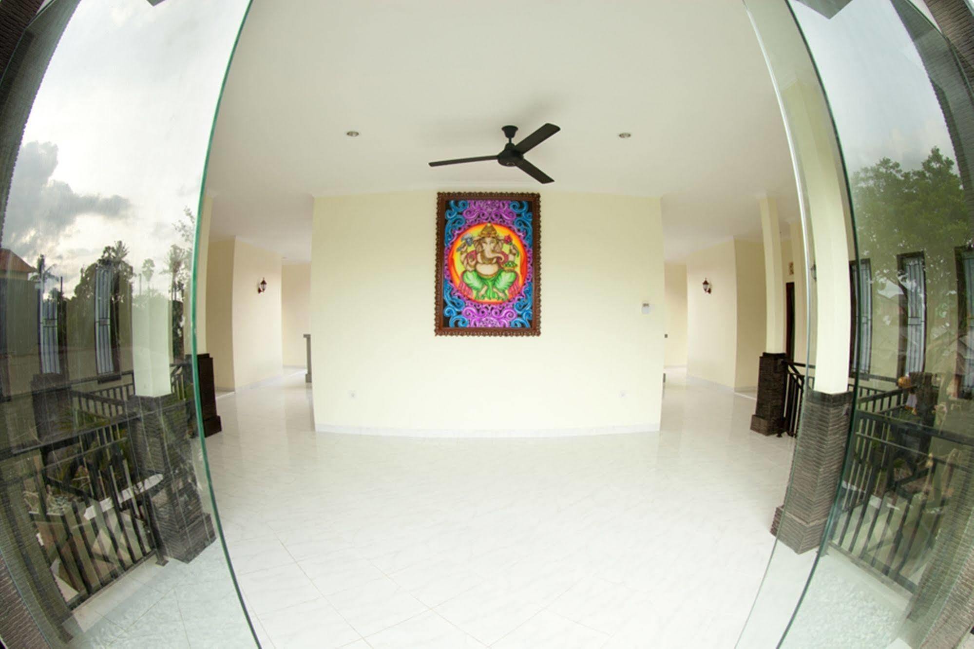 Teges Inn Kuta Kuta  Ngoại thất bức ảnh